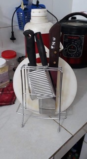 KỆ ĐỂ DAO THỚT MỚI INOX