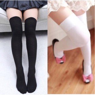 Vớ đùi trắng và đen