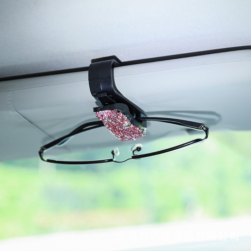Kẹp treo mắt kính trên xe hơi - Kẹp cài kính ô tô độc đáo nhiều màu