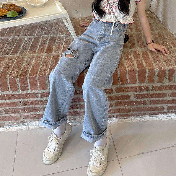 Quần jeans dài ống suông rách đùi cách điệu hình trái tim phong cách thời trang | BigBuy360 - bigbuy360.vn