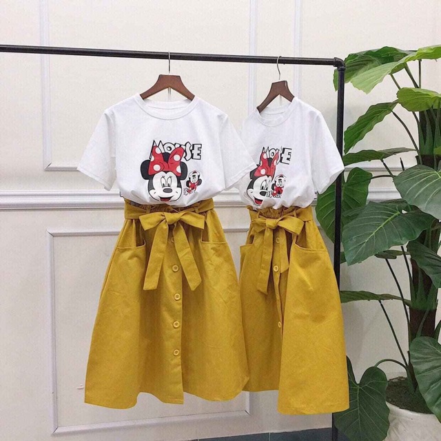 Set chuột mickey + chân váy kaki