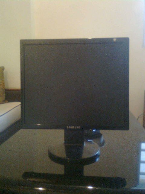 Màn hình 17 in vuông - cực đẹp | BigBuy360 - bigbuy360.vn