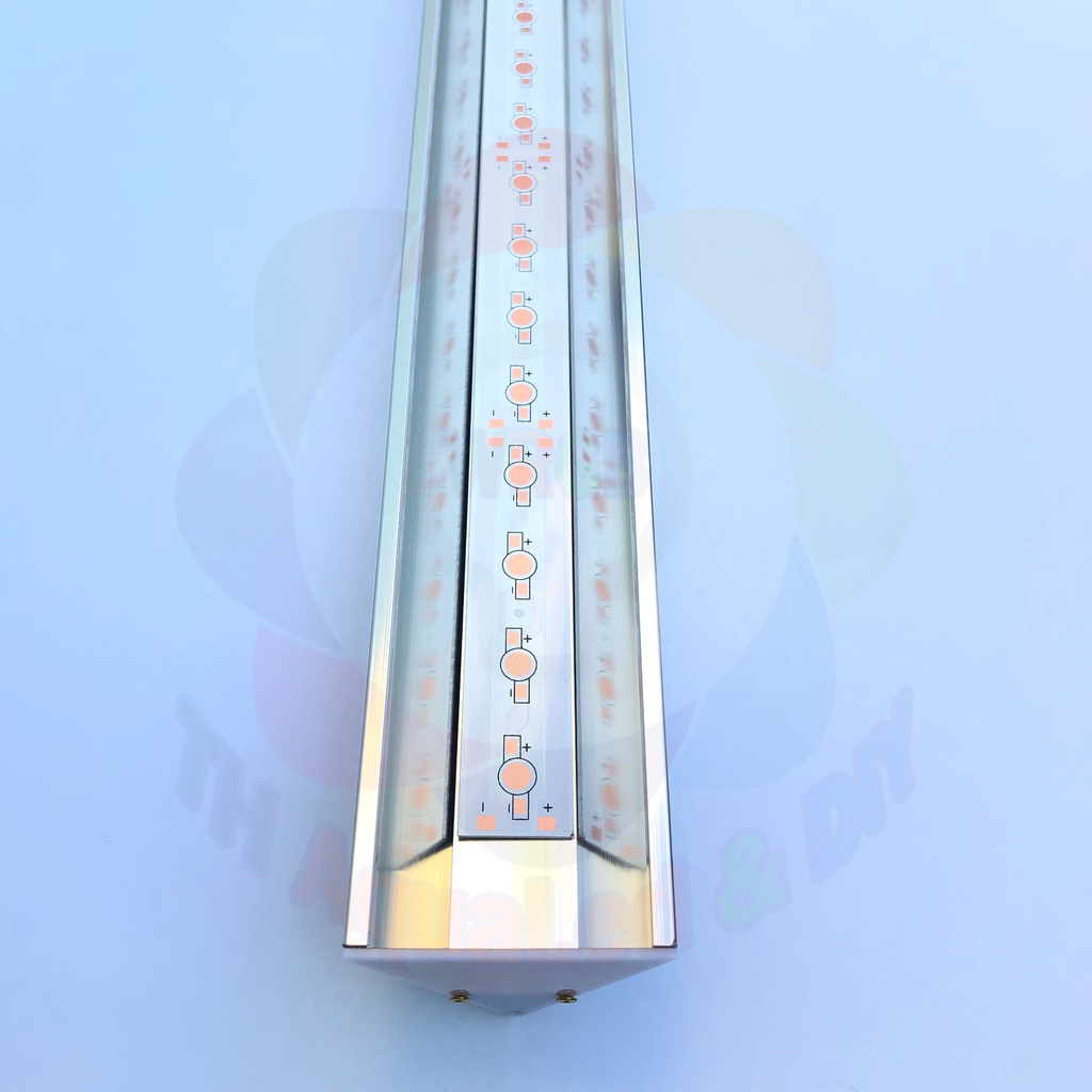 Máng đèn nhôm TH20, dòng máng mini gom sáng rất dễ thiết kế, chế được hầu hết các loại đèn thủy sinh. Kích thước 30-80cm