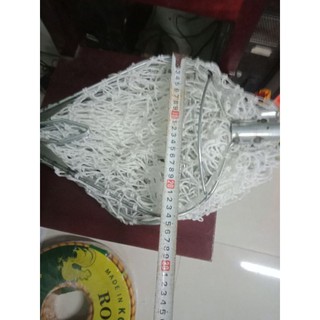 Lồng hái trái trên cao