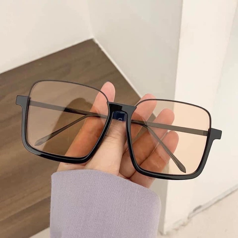 Kính chống tia UV