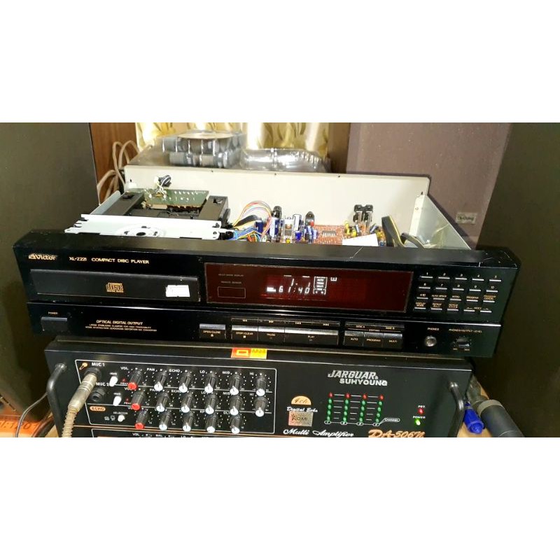 Đầu đĩa CD VIC TOR XL-Z221
