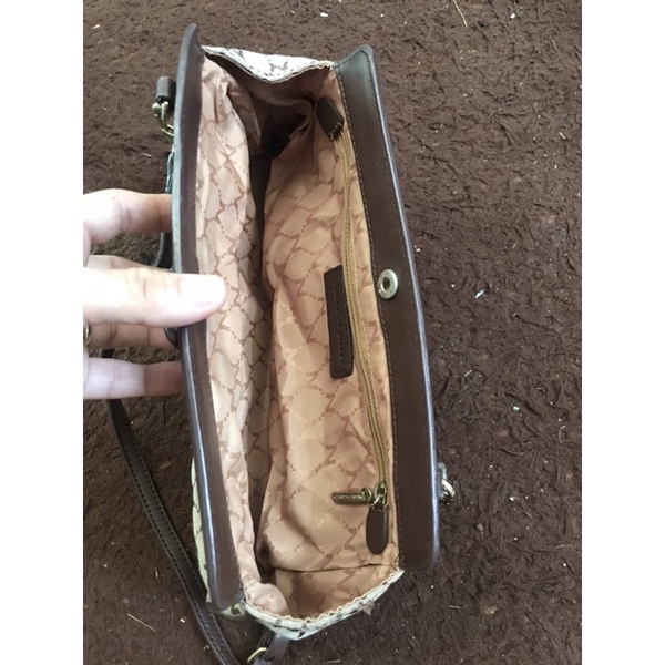 Túi si hiệu xịn xò nhé