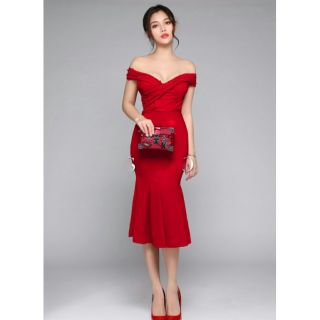 Đầm body bẹt vai kết ngọc