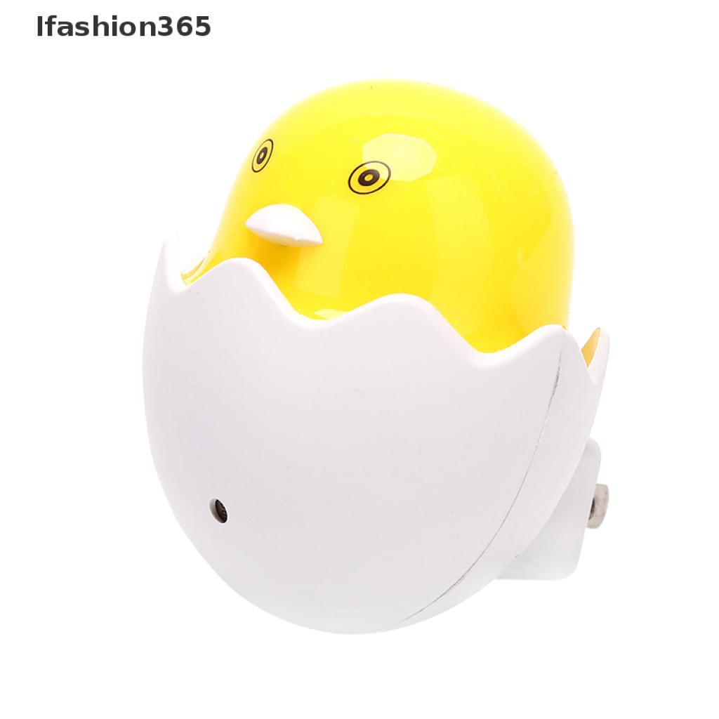 Đèn ngủ hình chú vịt vàng nhỏ nhắn với phích cắm US tiện lợi