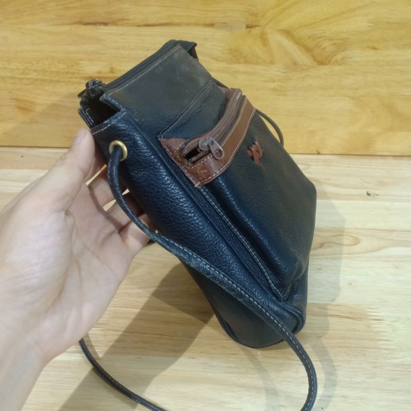 Túi đeo chéo da thật secondhand  06070321