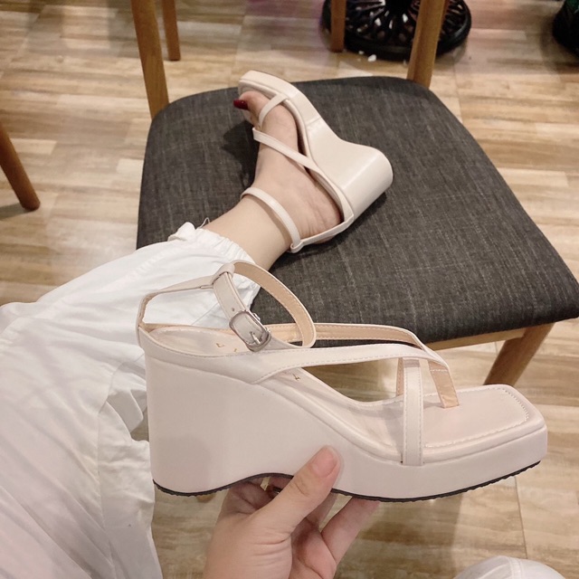 (MỚI) GIÀY SANDAL XỎ NGÓN ĐẾ XUỒNG KIỂU MỚI ĐỘC LẠ