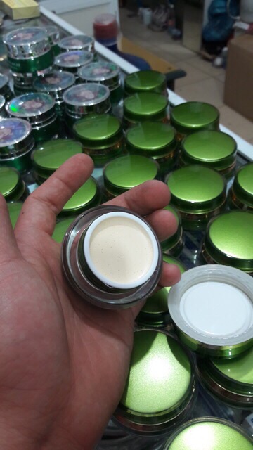 Kem Trắng Da Loại bỏ Nám chuyên sâu cung cấp  hàng nội địa Nhật