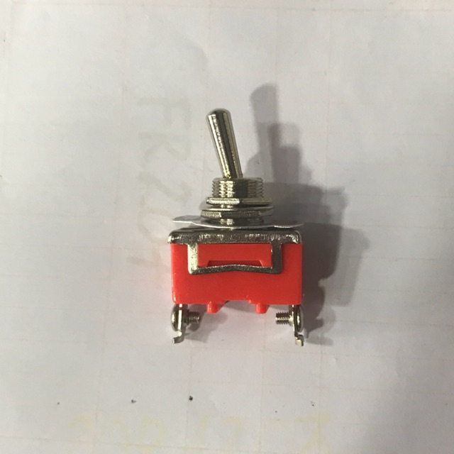 2c    Công   tắc  gạt    bật-tắt    2    chân    sắt
