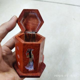 Lọ đựng tăm gỗ hương