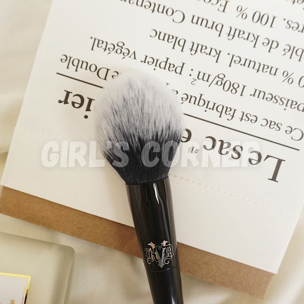 Cọ phủ phấn Kat Von D20 Brush