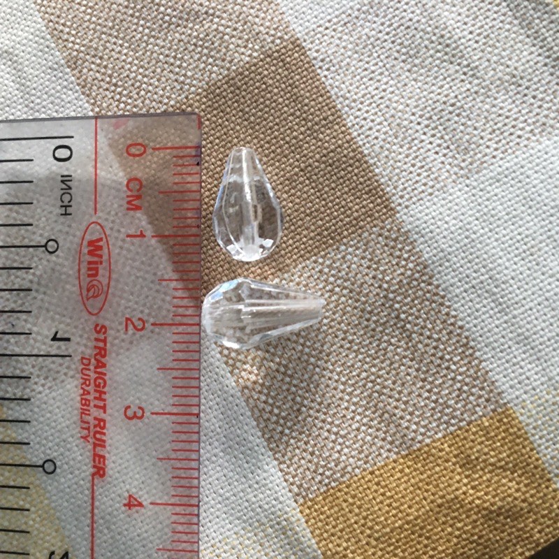 Hạt pha lê nhựa tròn - giọt nước có lỗ xỏ dây