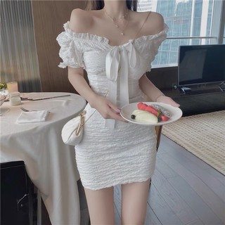 váy trắng buộc nơ cổ