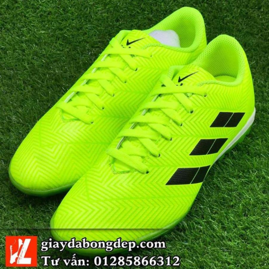 Giày đá bóng giày đá banh NEMEZIZ MESSl xanh chuối dạ quang, đã khâu mũi, siêu nhẹ và bền -JH*( ;; .
