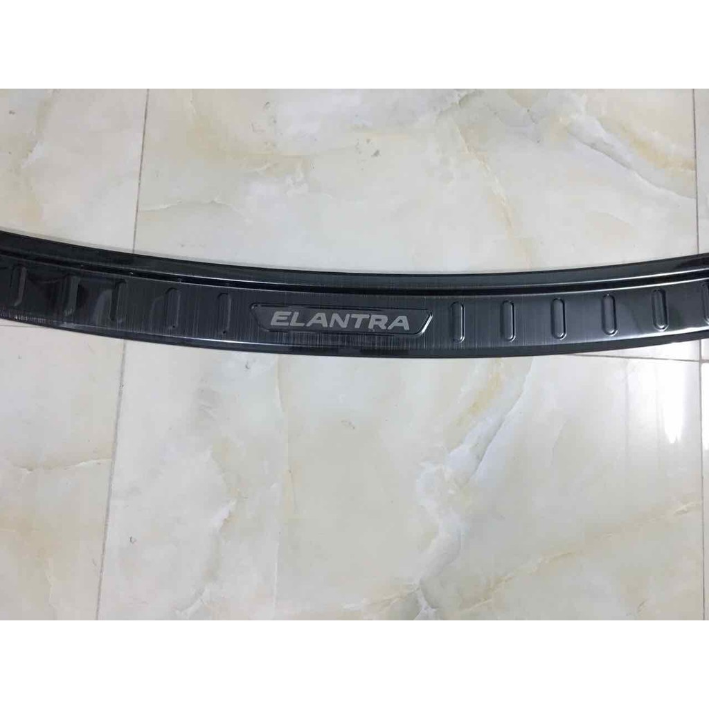 CHỐNG TRẦY CỐP NGOÀI ELANTRA 2019 TITAN - bậc cốp ngoài elantra 2019