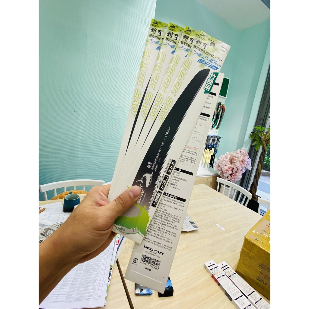 Cưa Tre Lưỡi Cong Takagi Shark Saw FC240B - Phủ Flo | Lưỡi Cưa Đều Mịn | Thép Cacbon SK85, Có Lưỡi Thay Thế