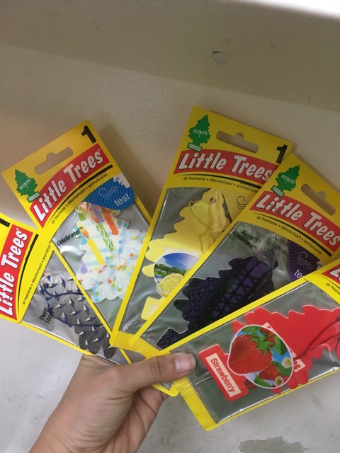 1 cây thông sáp thơm little tree khử mùi treo tủ, xe hơi, để phongf