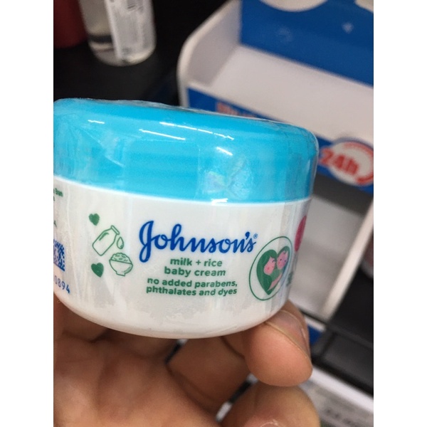 Kem nẻ Johnson Baby chống khô nẻ mùa đông cho bé 50g