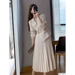  Váy xòe dập ly cổ vest giả sét 