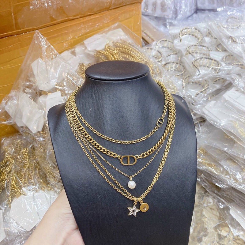 Vòng cổ siêu hothit