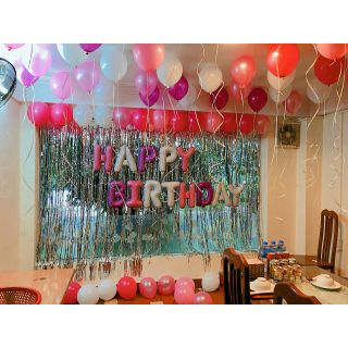 Set gồm 1 dải bóng chữ hapyy birthday+ 3 rèm kim tuyến + 2 túi bóng bay dày ( 170 quả) + bơm + băng dính + dây buộc bóng