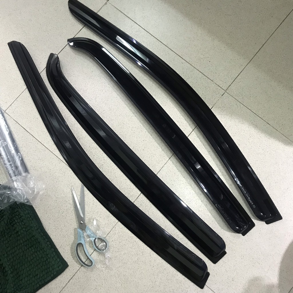 Vè mưa đen Hyundai Getz