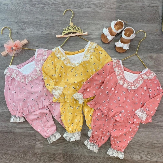 XẢ KHO - BỘ ĐŨI BÉ GÁI HOA CÚC PHỐI REN BO GẤU