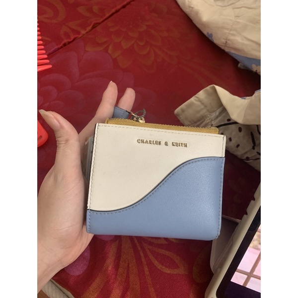 pass ví charles & keith