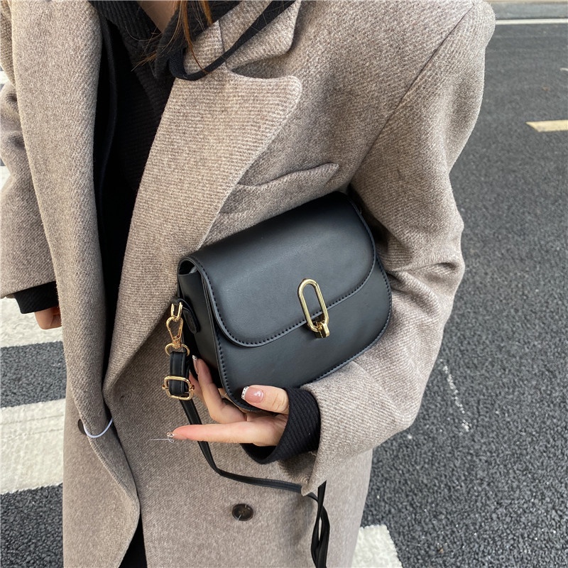 Túi đeo chéo nhỏ thời trang Hàn Quốc nữ tính hot trend Osaka