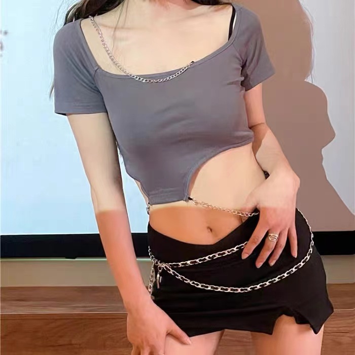 Áo croptop Tay Ngắn Phối Dây Xích Thiết Kế Quyến Rũ Cá Tính