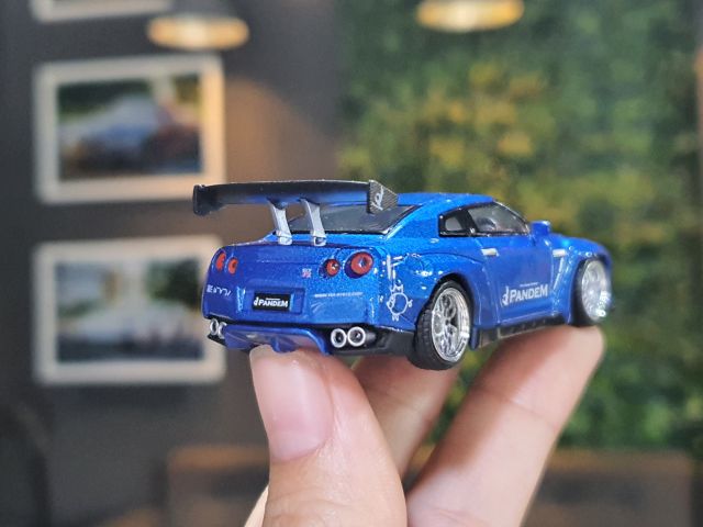 Xe Mô Hình Pandem Nissan GT-R R35 GT Wing Metallic 1:64 MiniGT ( Xanh Dương #96)