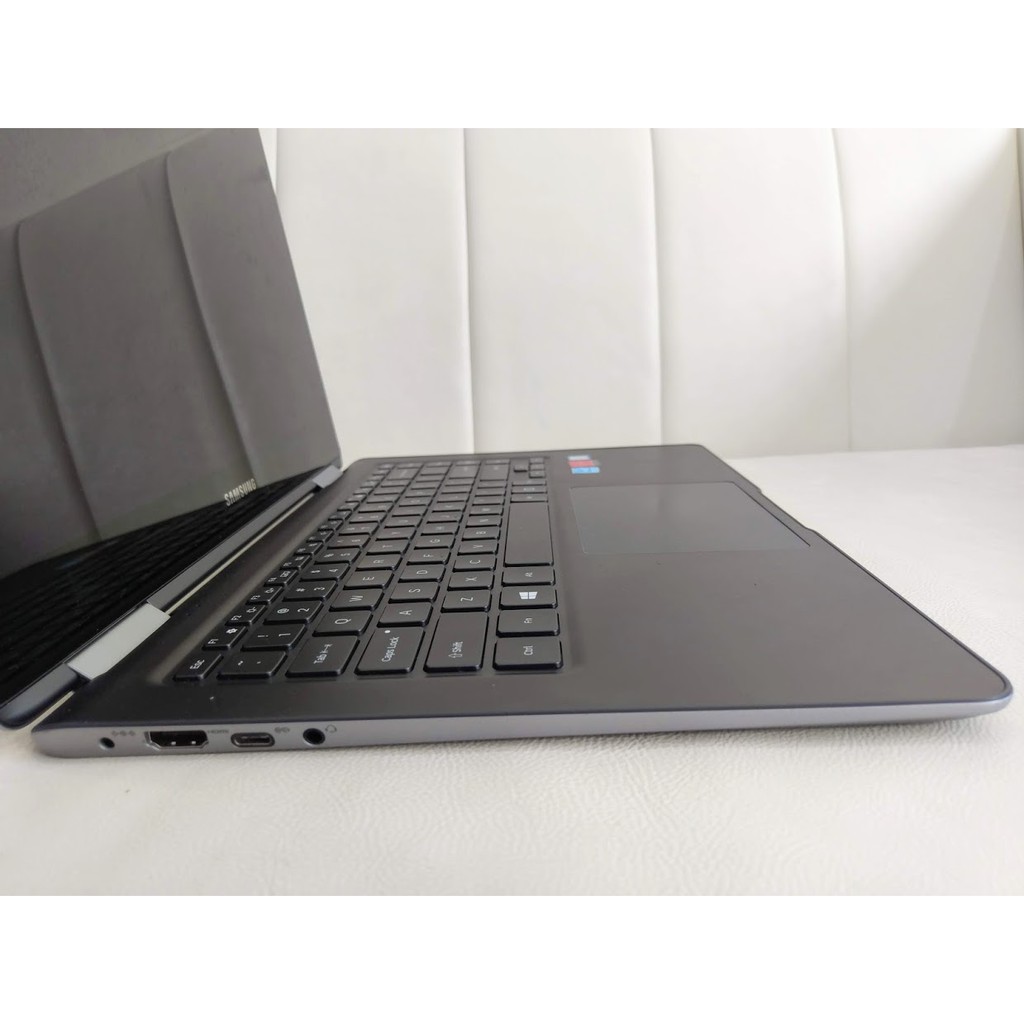 Laptop Samsung 940X5N i7-8550u/ ram 16gb/ ssd 256gb/Radeno 500/ 15.6 FHD touch ,nguyên bản , hình thức như mới , giá tốt | BigBuy360 - bigbuy360.vn