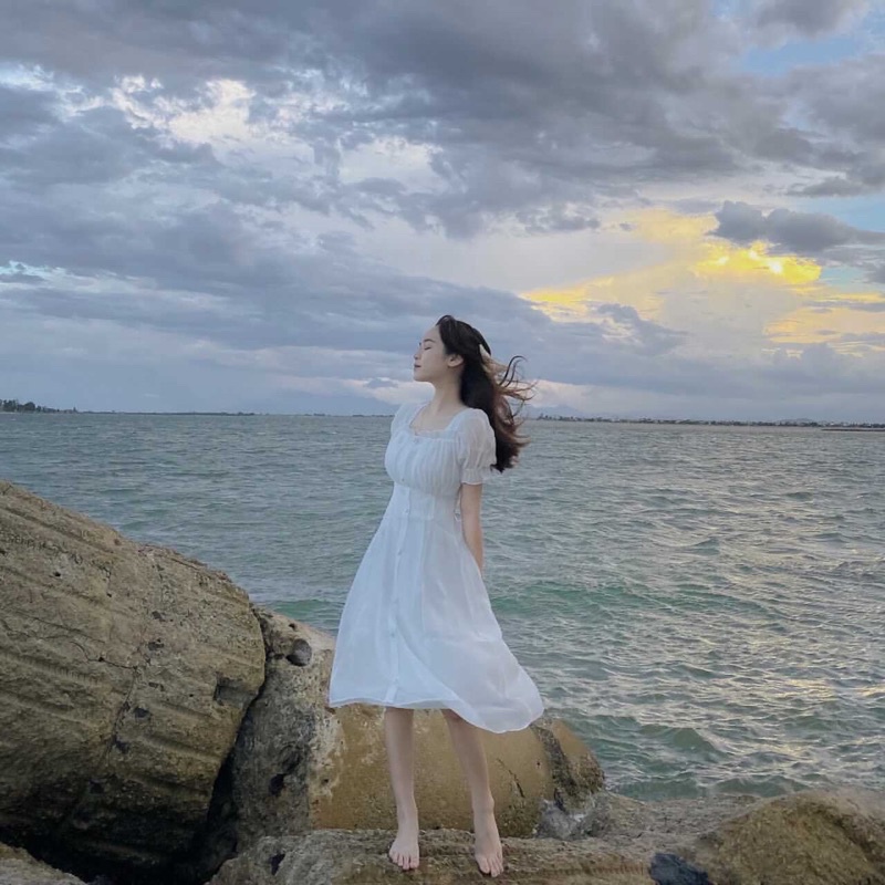 VáyĐầm trắng voan lụa tay lỡ BVM dáng dài freesize 🌟 | BigBuy360 - bigbuy360.vn