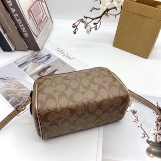 Túi Coach đeo chéo hộp