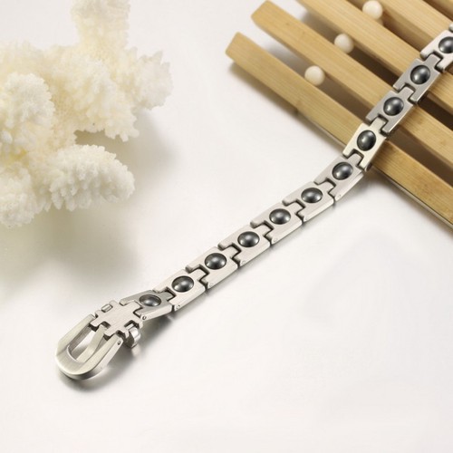 Lắc Tay Nam Titan Ko Đen TT 2661