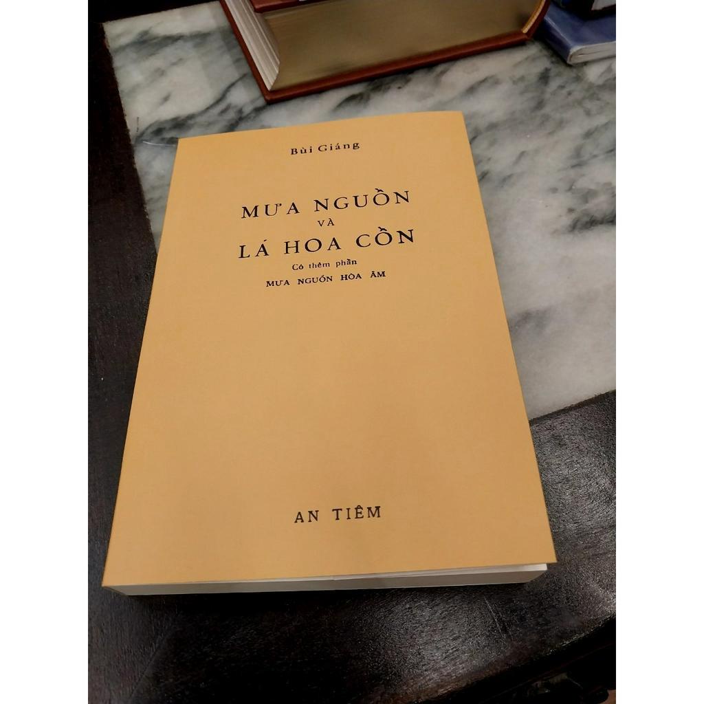 Mưa nguồn và lá hoa cồn