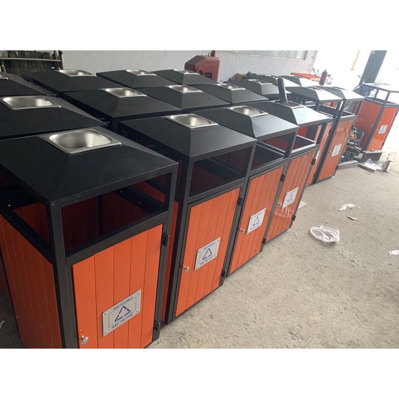 Thùng rác công cộng ngoài trời có cửa, có gạt tàn inox 304