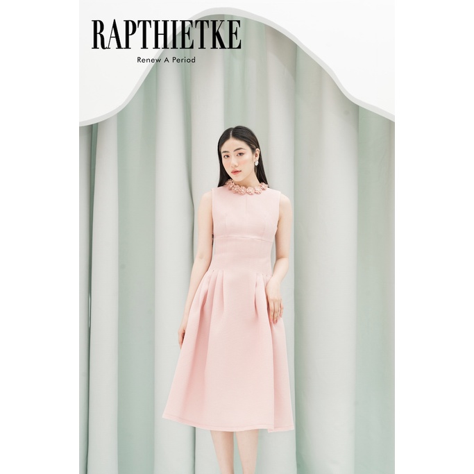 RẬP - Đầm Hồng Không Tay Cổ Đính Hoa Thân Xếp Ly - PRINCESS 02