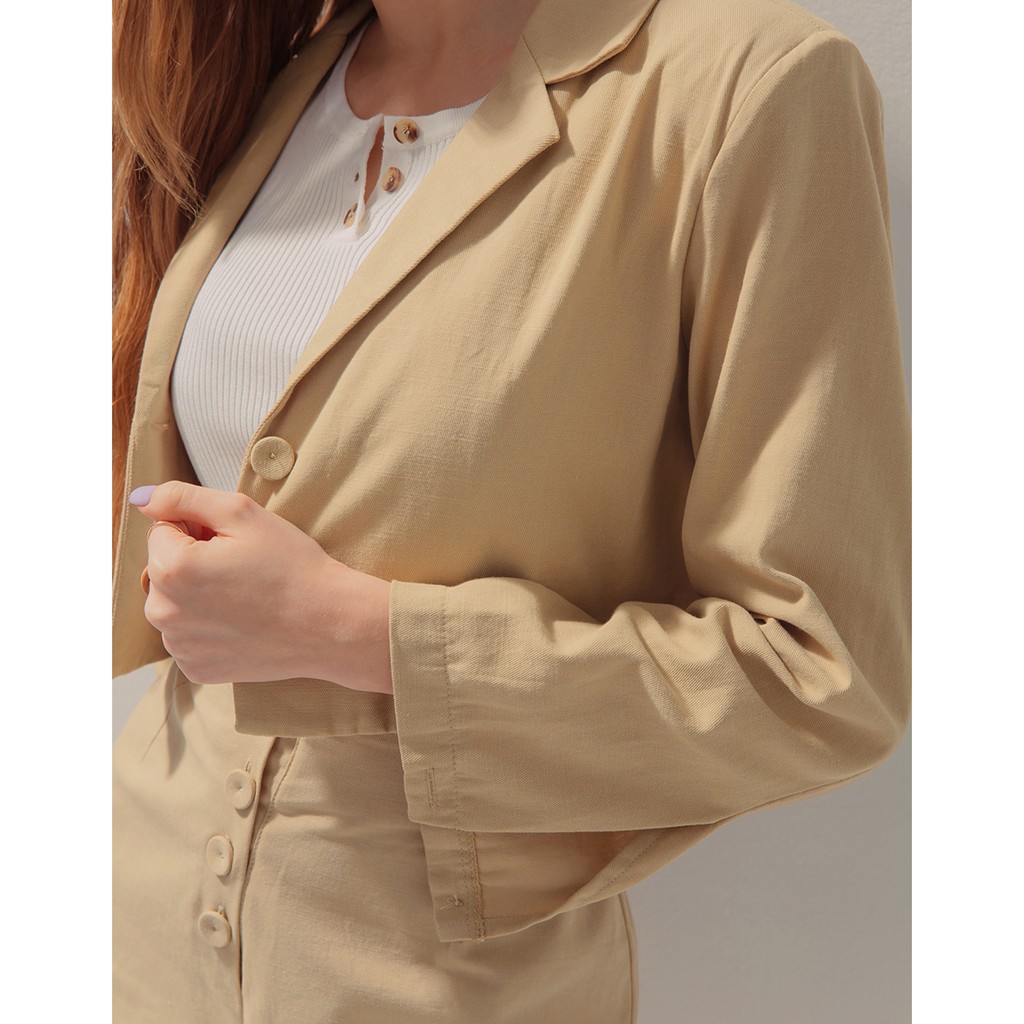 [Mã FAMALLT5 giảm 15% đơn 150k] Áo blazer dáng ngắn một nút nữ Air Space 2110126002 | BigBuy360 - bigbuy360.vn