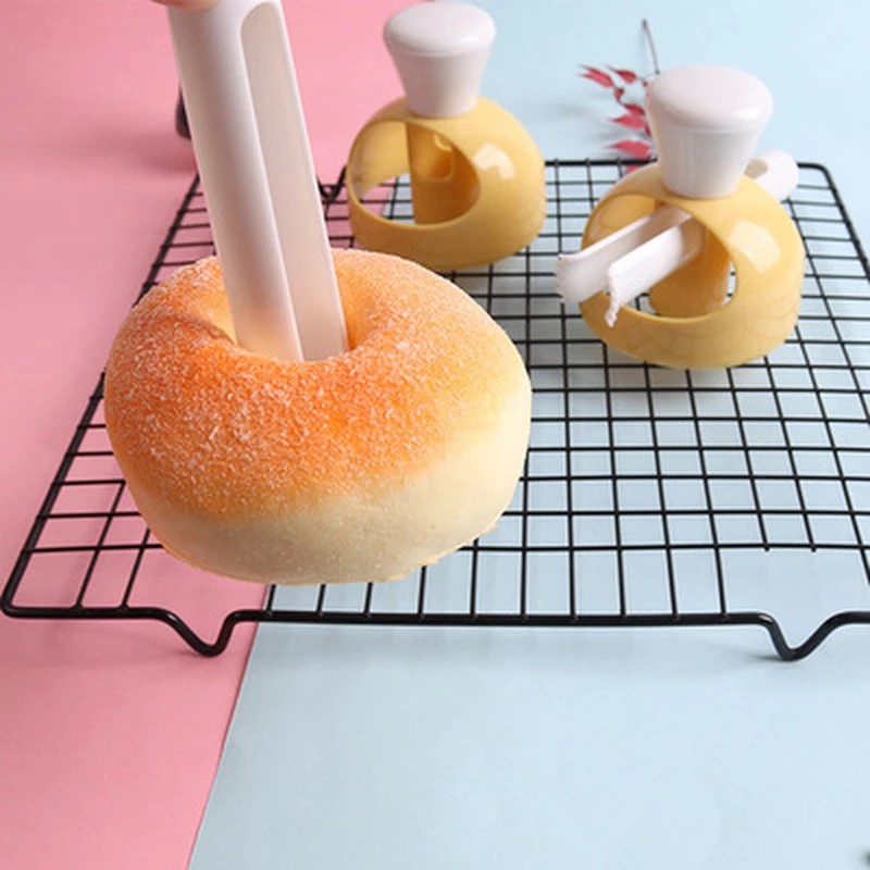 Khuôn cắt bột làm bánh donut nhanh chóng tiện lợi