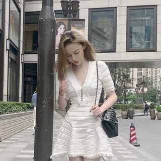 Đầm len khách chọn trên live