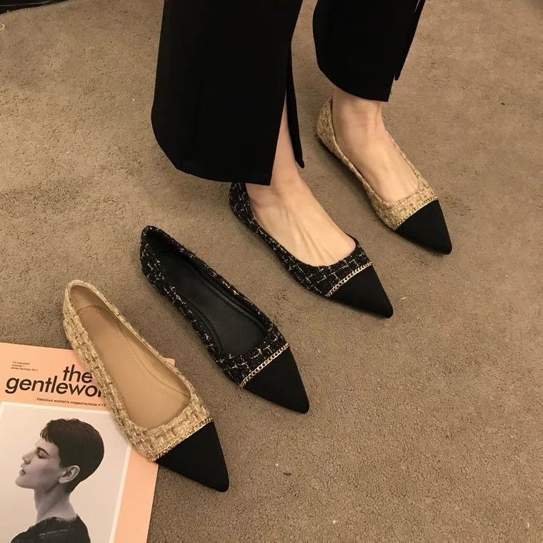 GIÀY BÚP BÊ MŨI NHỌN VẢI DẠ TWEED NHẤN XÍCH MẢNH thời trang thu đông 2021