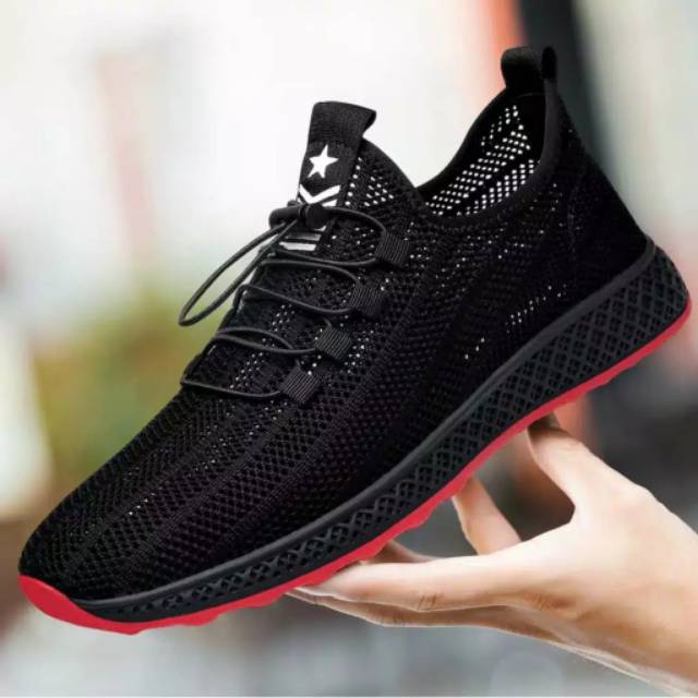 Giày Sneakers màu đỏ đen kiểu dáng trẻ trung năng động 13