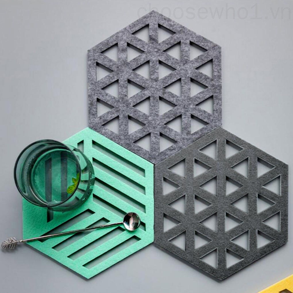 Tấm lót ly hình tam giác bằng vải nỉ thấm hút tốt tiện dụng cho gia đình