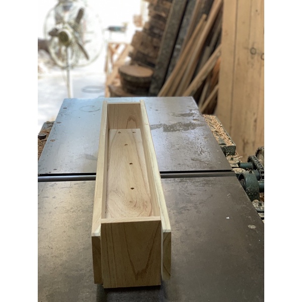 Chậu gỗ tự nhiên / dài 70cm , rộng 12cm , cao 12cm