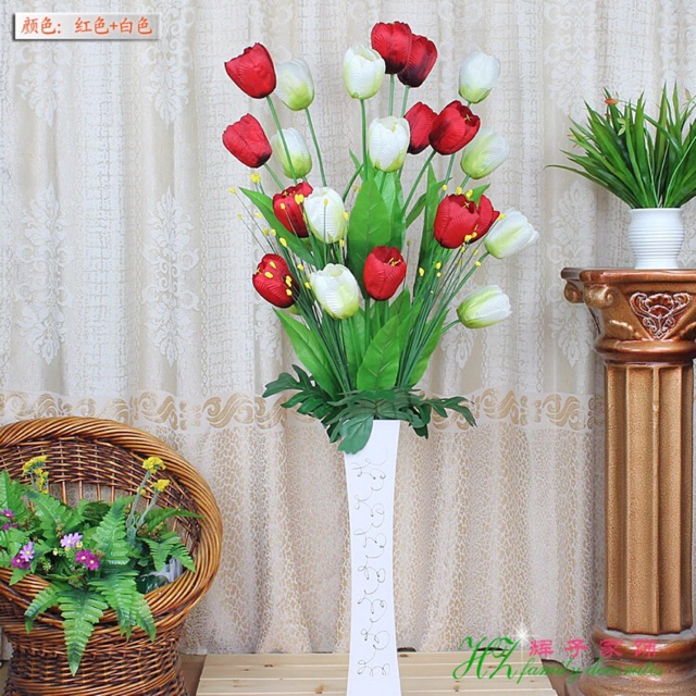 Chậu hoa tulip cao 1m2 cả hoa
